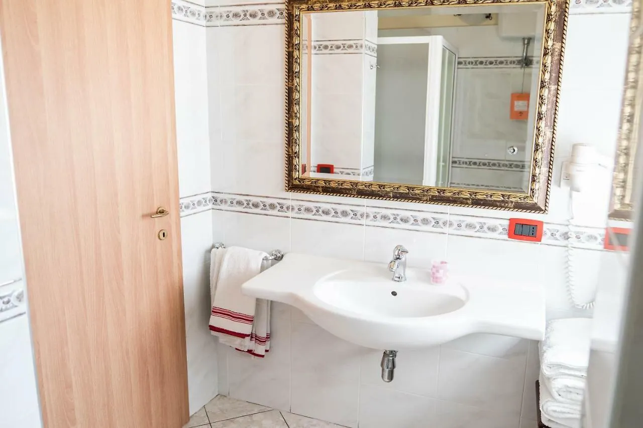 Antica Casa Sanna Hotell Guspini 3*,  Italien